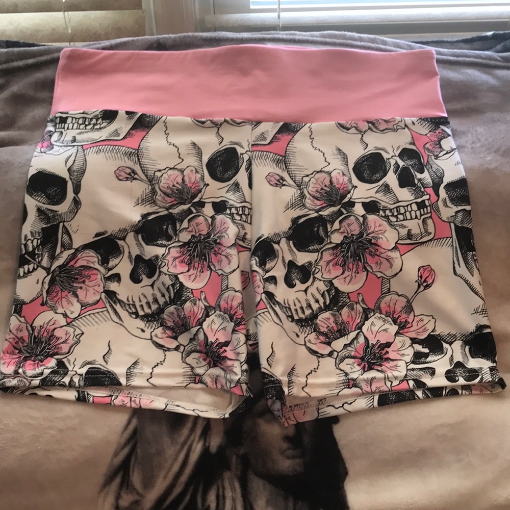 Brave New Look Skull Spandex Shorts New w/o Tag XL